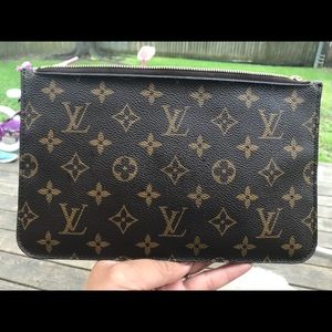 Neverfull Gm pouch In Pivoine